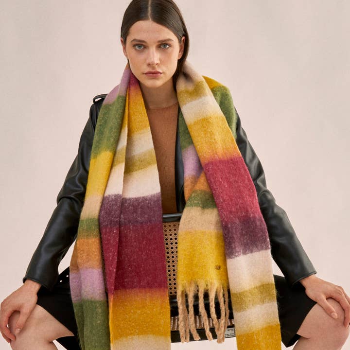 ÉCHARPE À RAYURES ORANGE/NOIR - N60 et autres tendances Résultats pour wrapmaster en vente B2B. Retours gratuits et paiement à 60 jours sur Faire sur Faire.