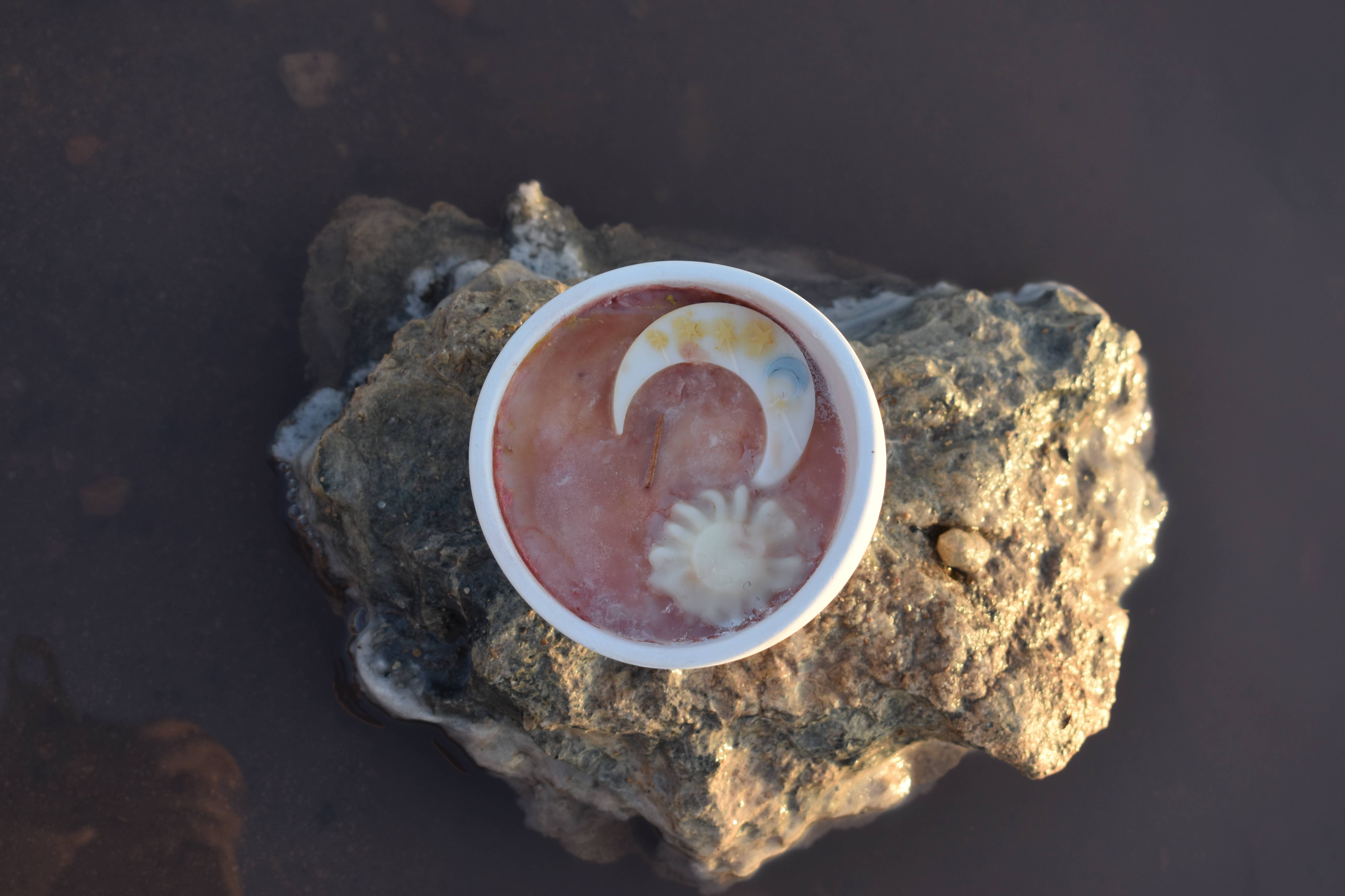 Llum del Sol - Vendita all'ingrosso Candela in vasetto - Candela in cera di soia con ambra calda, lavanda e vaniglia2