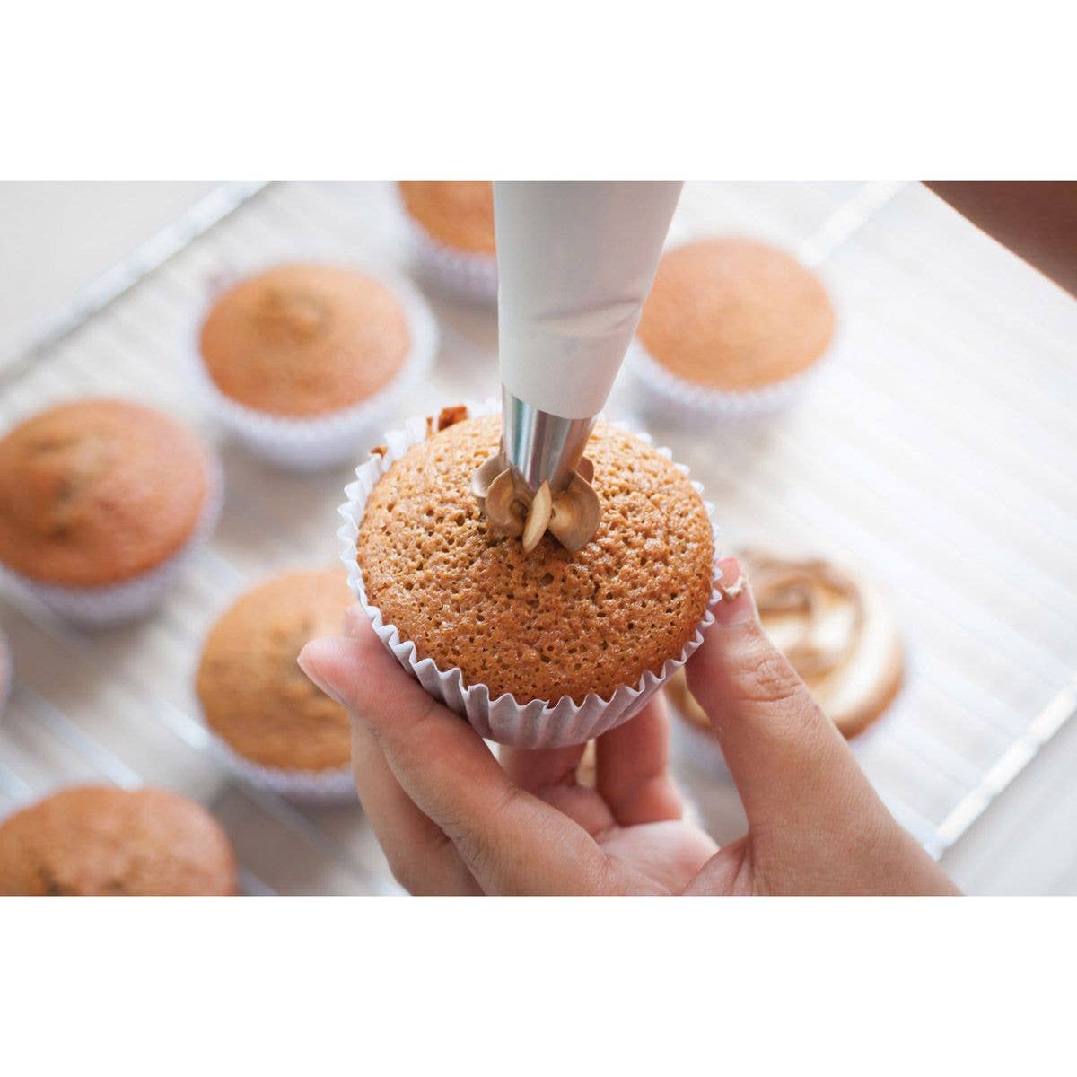 HIC - Harold Import Co. - Wholesale Kitchen Tool/Gadget - Mrs. Anderson's Baking Reusable Pastry Bag, 14in4