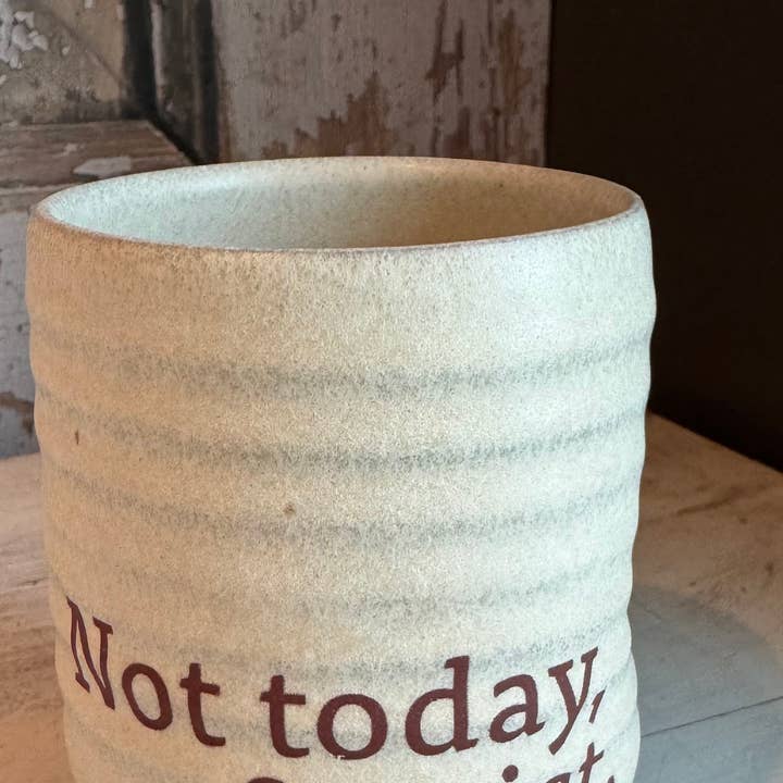 Nicht heute, Faschist - Limitierte Edition Alltagstrinkbecher für den Großhandel von Gravesco Pottery