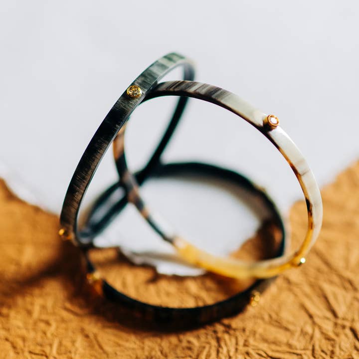 Juego de 3 brazalete de cuerno oscuro con circonita cúbica para venta al por mayor de Wolf and Willa