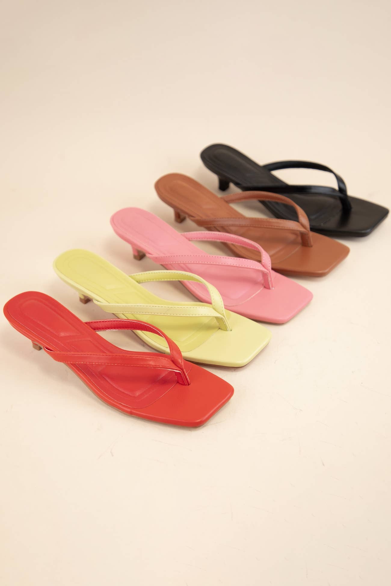 Oliccui - Wholesale Low Heels - Women's - SQUARE TOE THONG STRAP KITTEN HEELS1