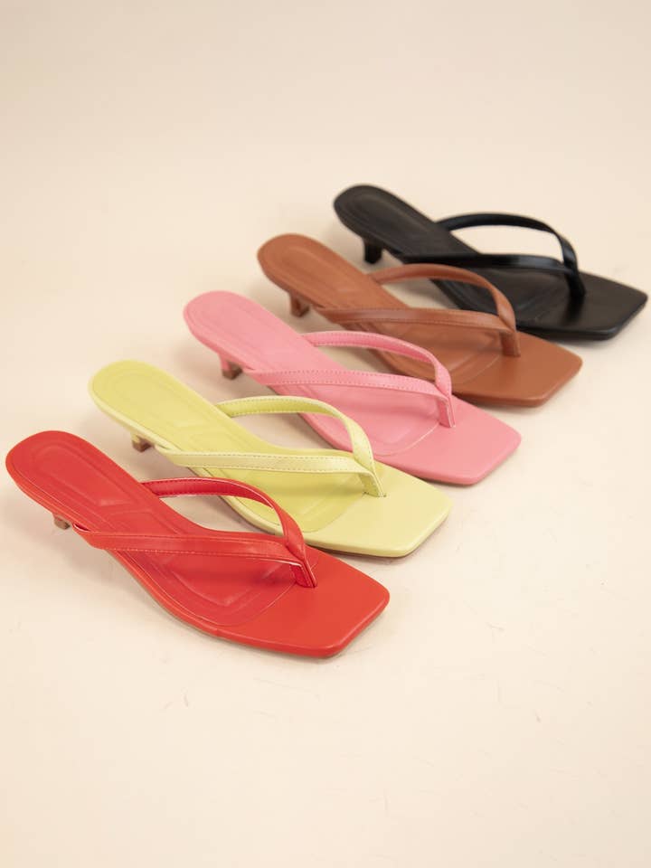 Oliccui - Wholesale Low heels – Women′s - SQUARE TOE THONG STRAP KITTEN HEELS1