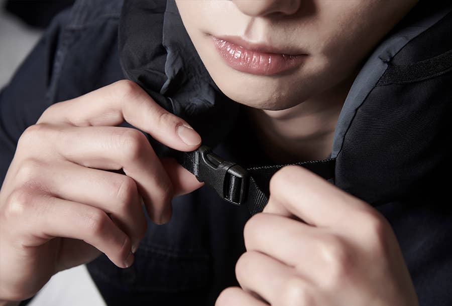 Banale – wholesale Travel pillow – Omni Pillow8