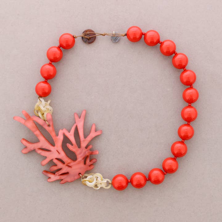Collana con Perline in Resina Rosso Corallo per la vendita all'ingrosso da parte di Sonata