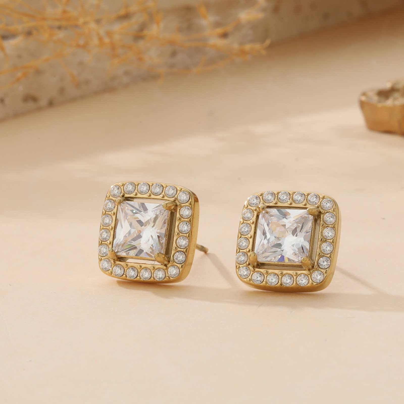 Goud Clip oorbellen - Victoire voor groothandel op Faire0