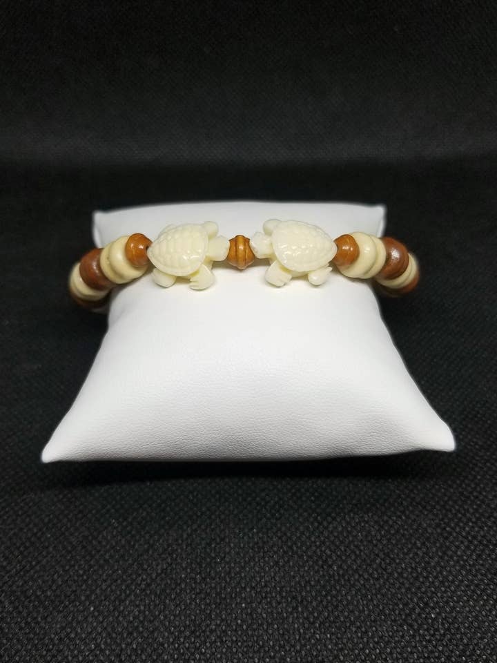 Bracelet extensible à perles en bois de tortue pour la vente par D.S.K