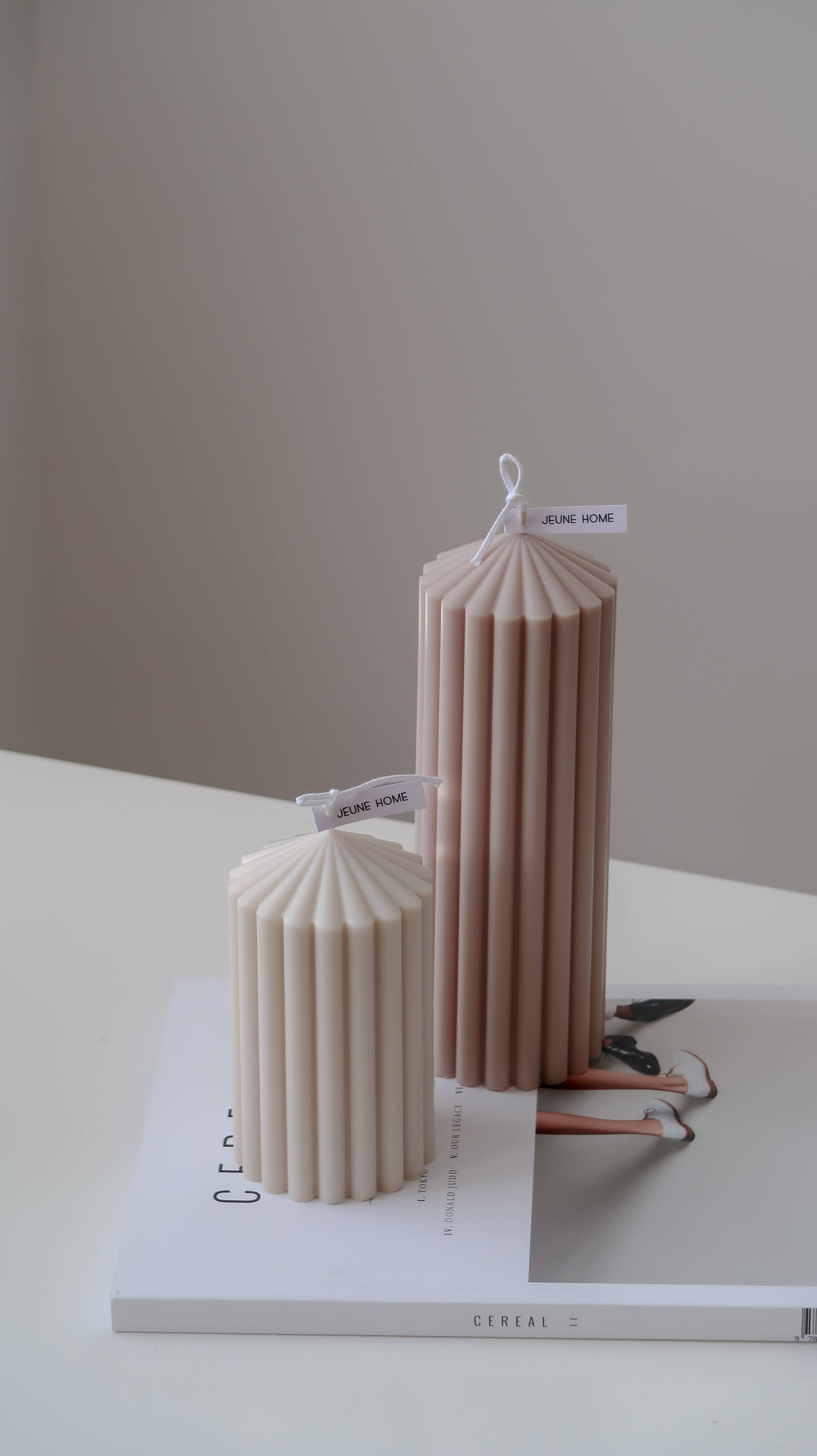 Jeune Home – wholesale Novelty candle – Small thick ribbed soy scented candle 13x7cm| wedding decor9