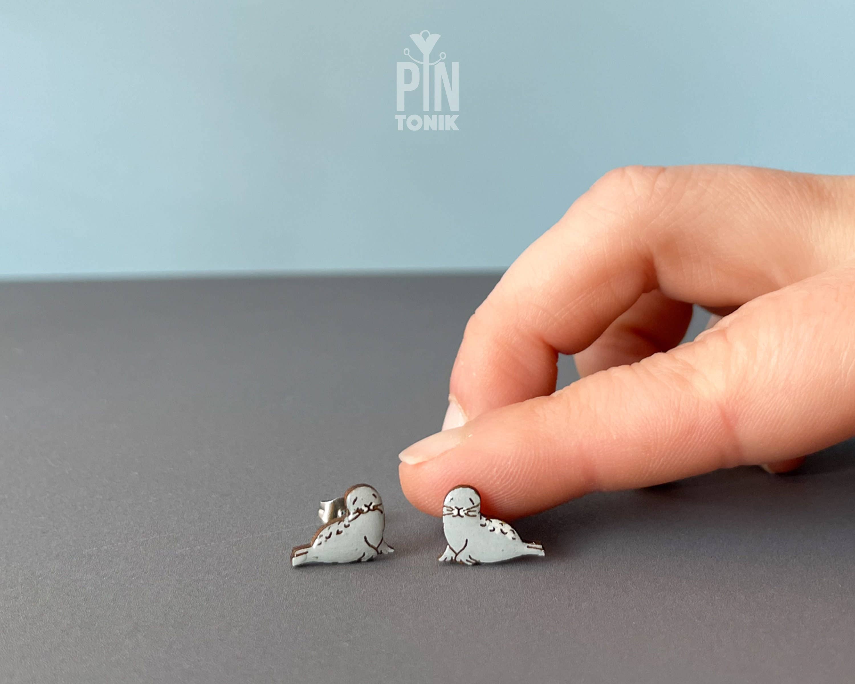 PinTonik – Engroshandel Ørestikkere – Manatee Ørestikker - Sælsmykker - Uens Sommer4