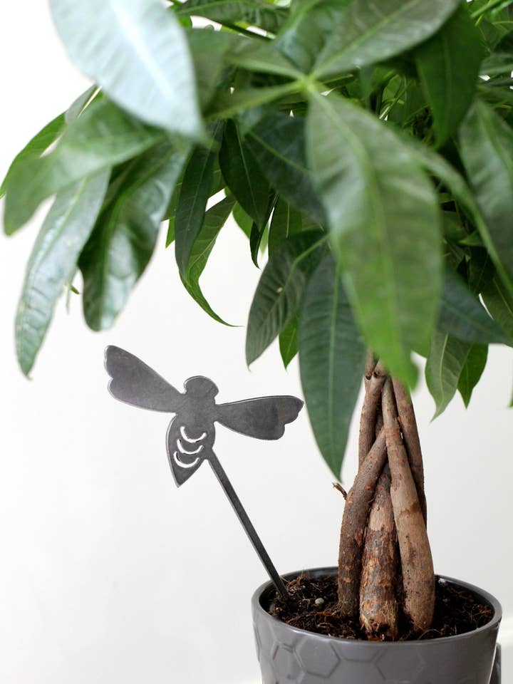 Palo per piante di calabrone per la vendita all'ingrosso da parte di Highland Ridge | Handmade Home Decor