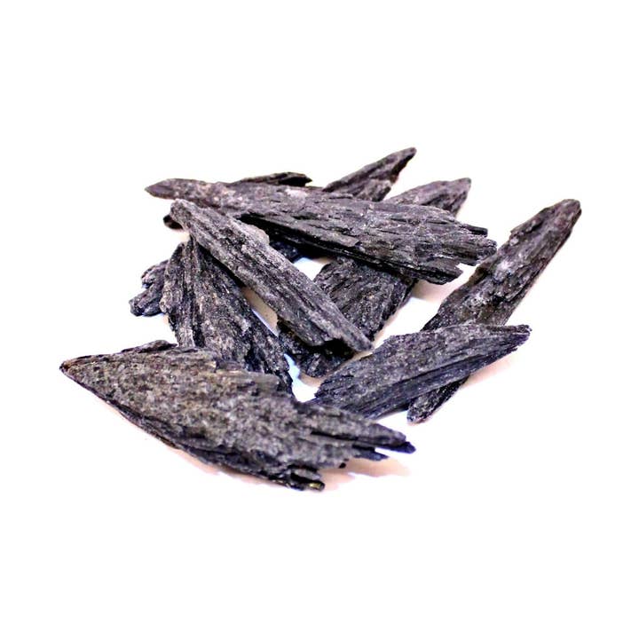 Ruwe zwarte kyaniet geneeskrachtige kristal voor wholesale door The Psychic Tree