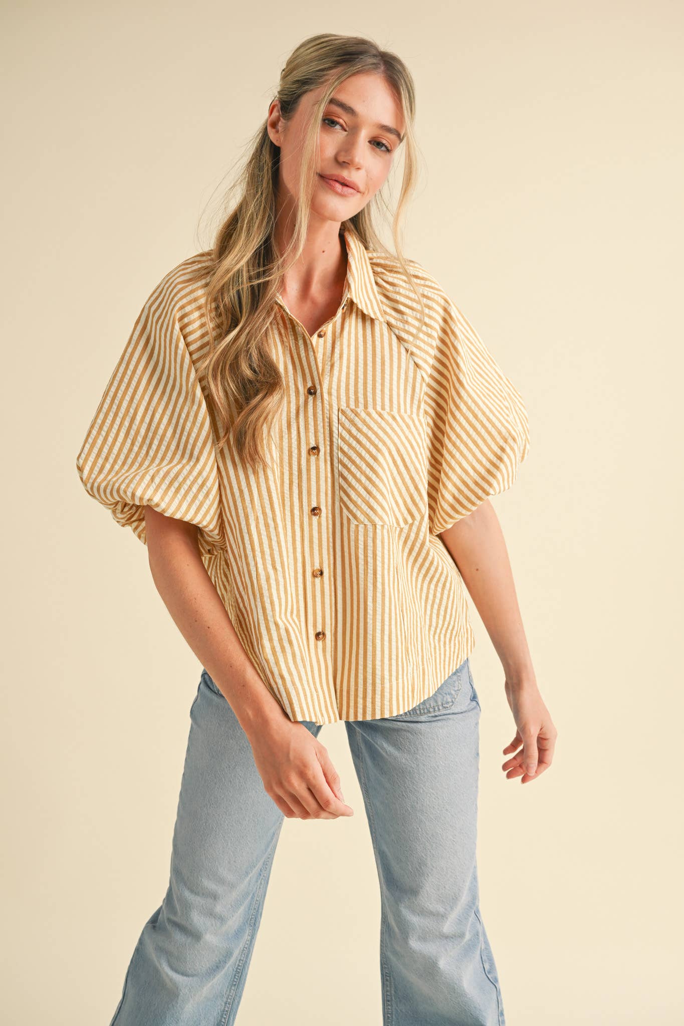 &MERCI – Engroshandel Skjorte med buttondown – til kvinder – STRIBET BOBLEÆRME KNAPNED TOP MTP332926