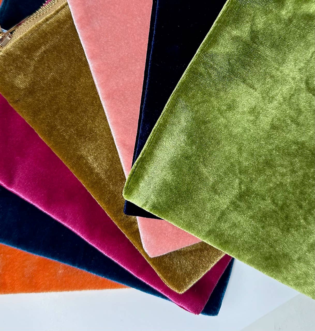 Lovethelinks Ltd - Wholesale Makeup/Cosmetic Bag - Plain Velvet feel bags3