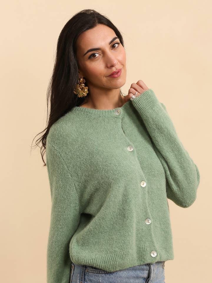 NAÏS PARIS - Wholesale Cardigan - Women's - SUPER FINE ALPACA SHORT BUTTON CREW NECK CARDIGAN