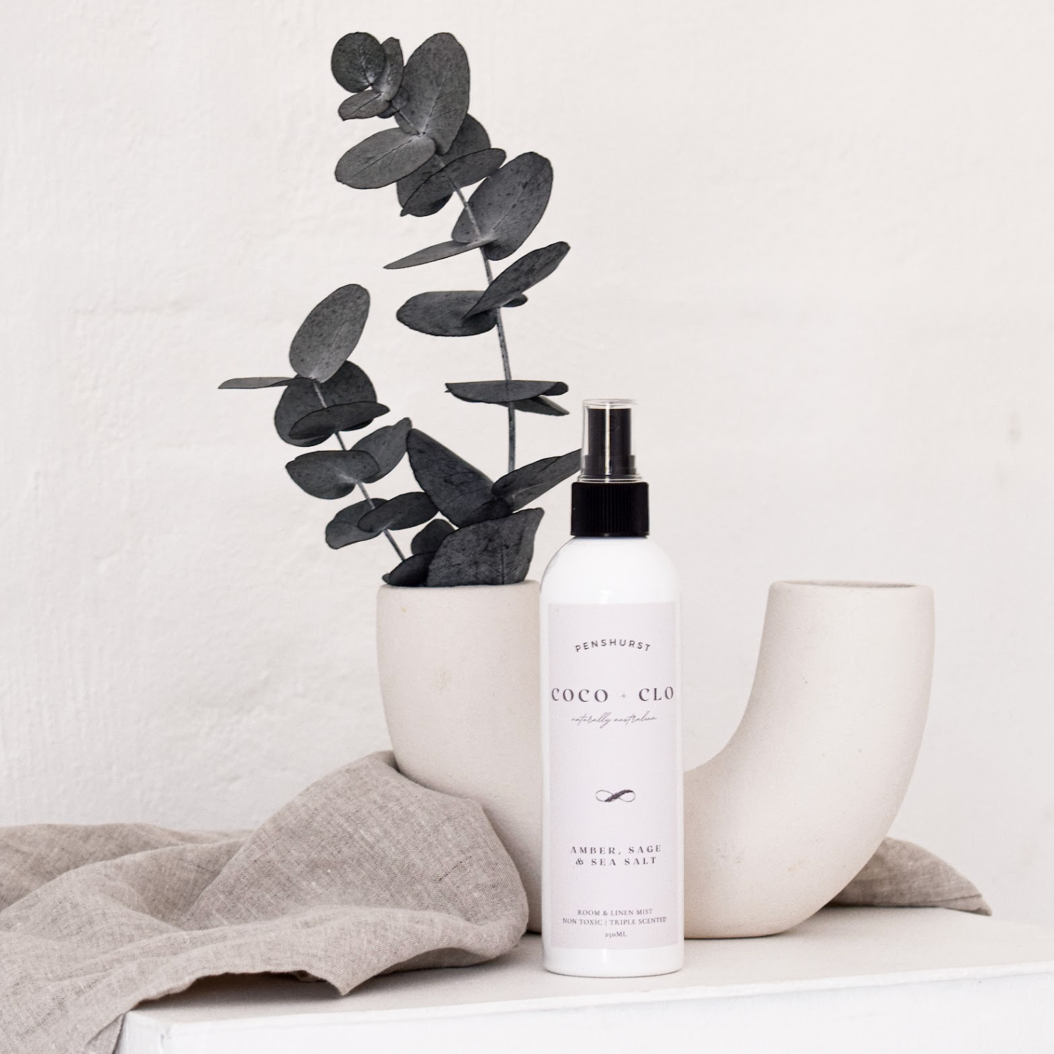 CEDARGRIS PRIVATE LABEL - Wholesale Room & linen spray - 250ml Private Label Room & Linen Mist - White Bottle4