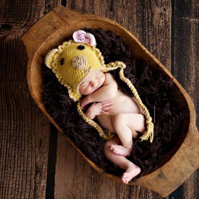 Lion Hat med bue Hæklet Håndlavet Arvestykke Baby Gave Hat for engroshandel hos The Daisy Baby LLC