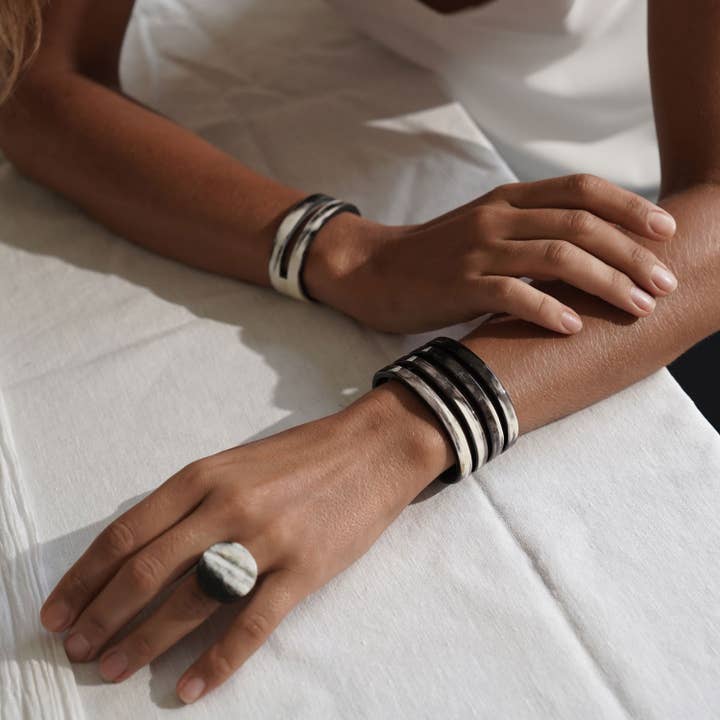 BRANCH JEWELLERY – wholesale Cocktail/statement ring – Black Natural Round Buffalo Horn Ring jewelry Gift for women19