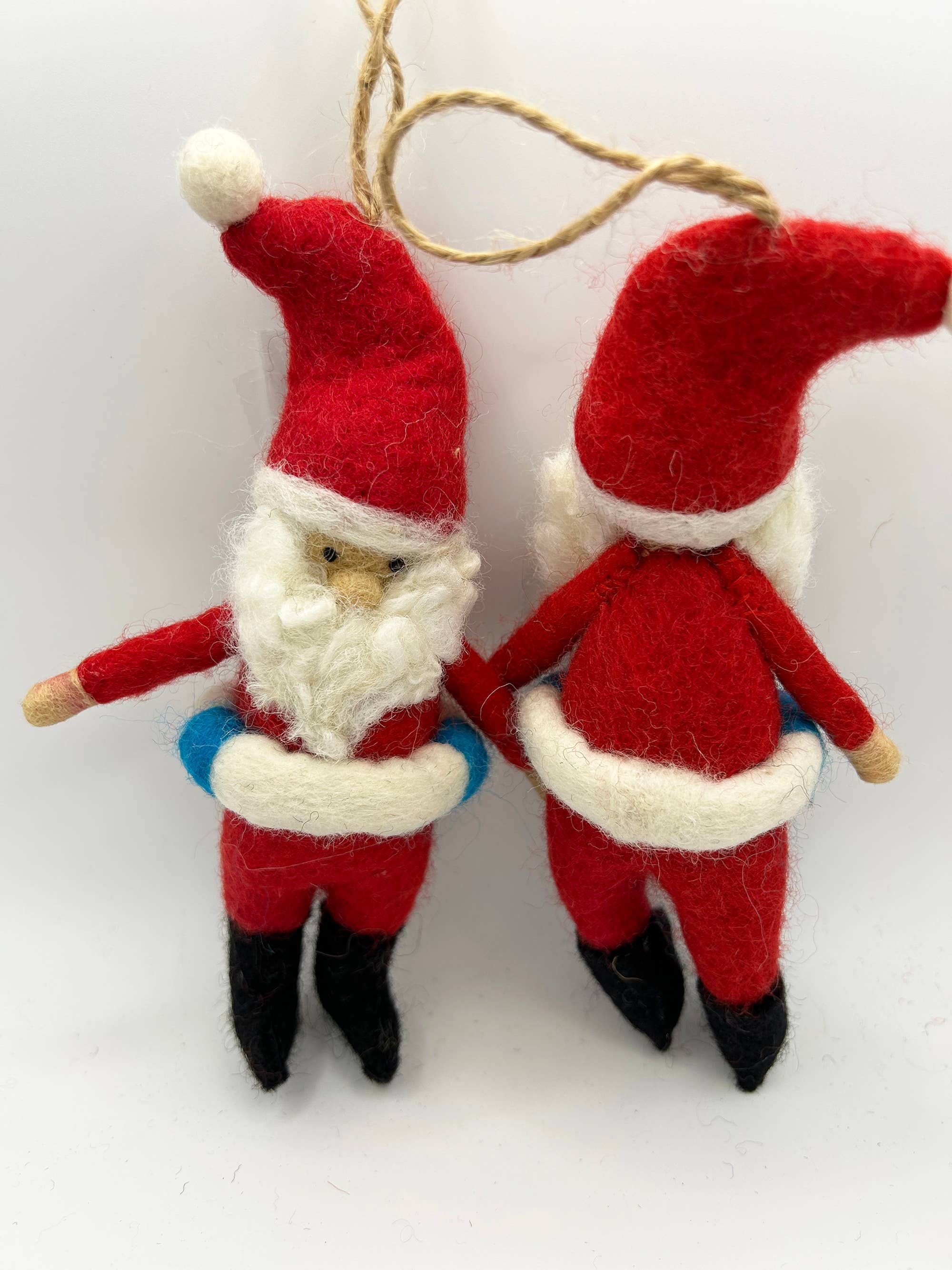 cerruti home - Vente Objets de décoration - Décoration « Père Noël en bouée » en laine feutrée faite à la main3