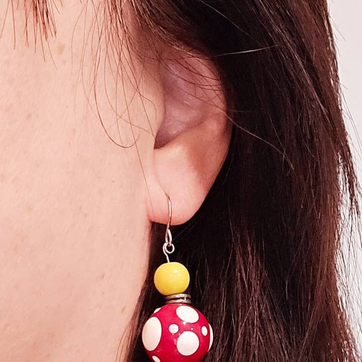 Fiona Accessories - Venta al por mayor Juegos de joyas - Rosie the Riveter Jewelry collar con cuentas pulsera pendientes4