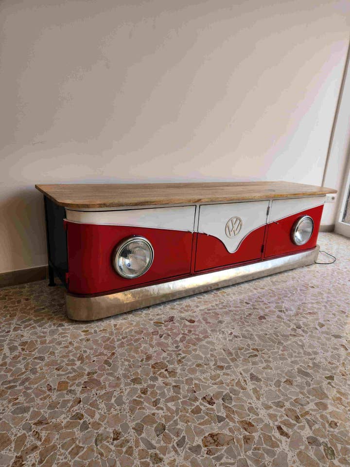 Móvil Porta TV VW para venta al por mayor de Crab design