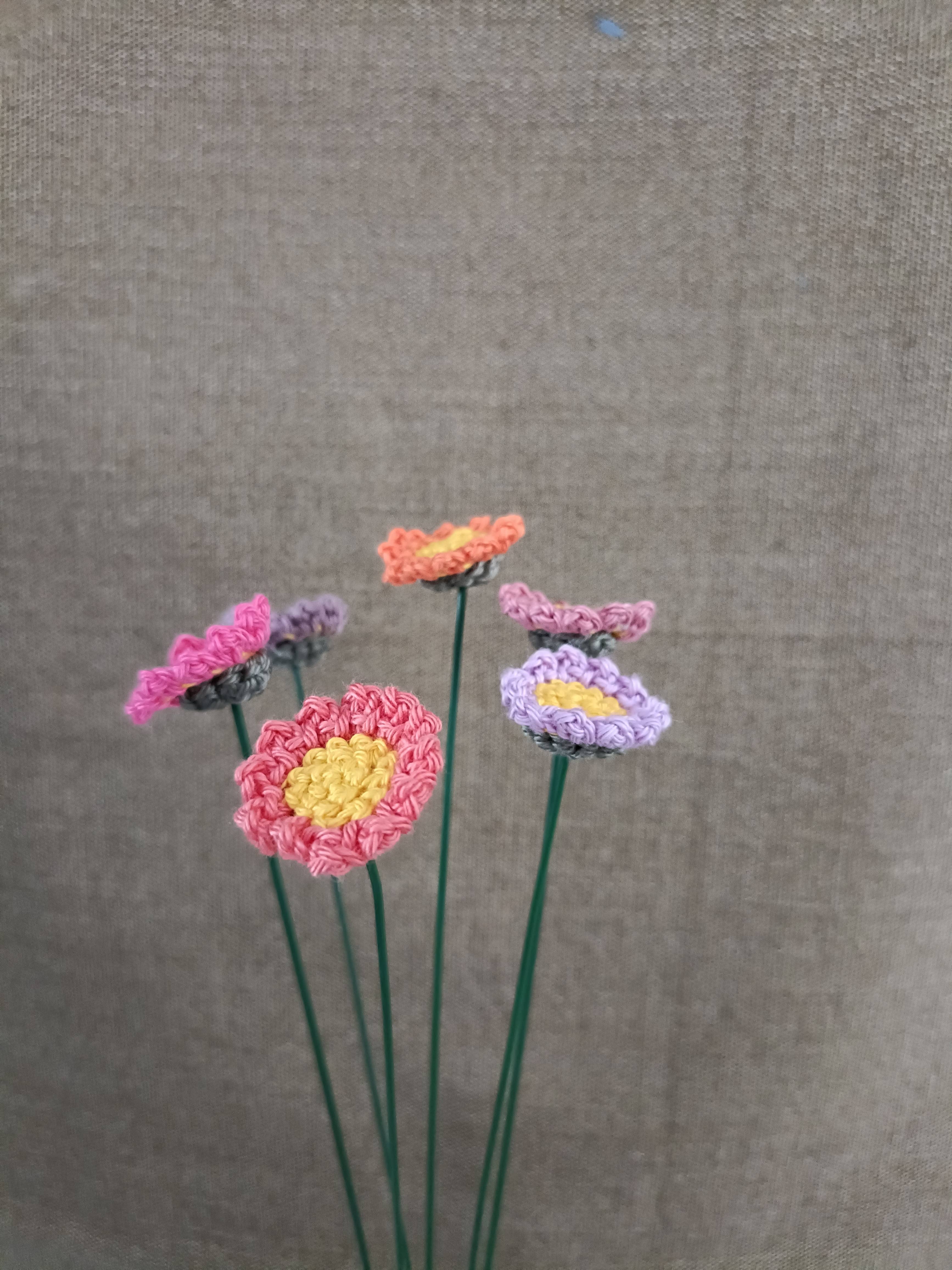 Knuffelsenzo - Wholesale Artificial Flowers - Flower, Yellow inside1