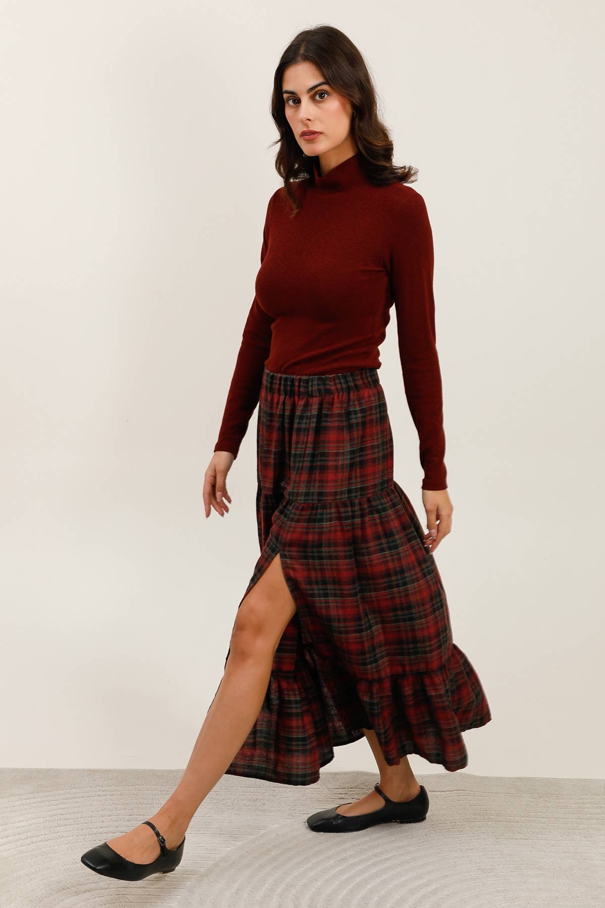 Daphnea - Wholesale Skirt - Women's - 32088 LONG CHECKERED SKIRT3