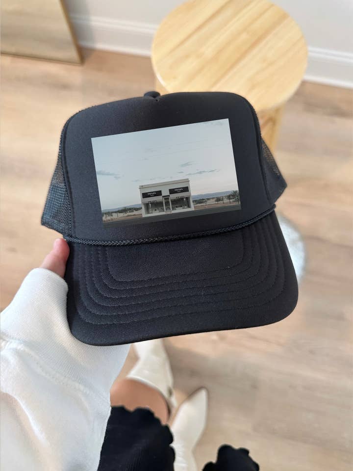 Casquette de camionneur iconique Marfa pour la vente par Hank & Scoot
