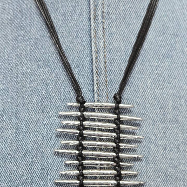 Collier Pendentif N0491 QNE13979 pour la vente par Greater Goods Imports & Wholesale