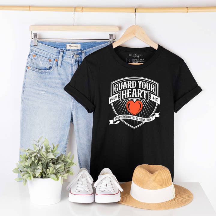 T-shirt con grafica Guard Your Heart per la vendita all'ingrosso da parte di Corinthian's Corner