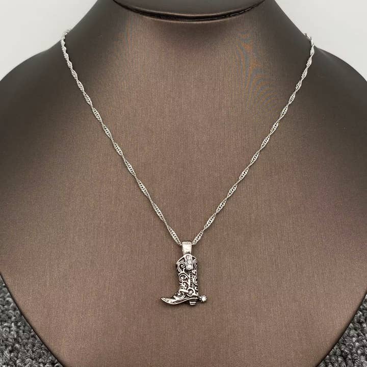 Mio Queena - Wholesale Pendant/Charm Necklace - Vintage Western Cowboy & Cowgirl Boots Pendant Necklace - WJ