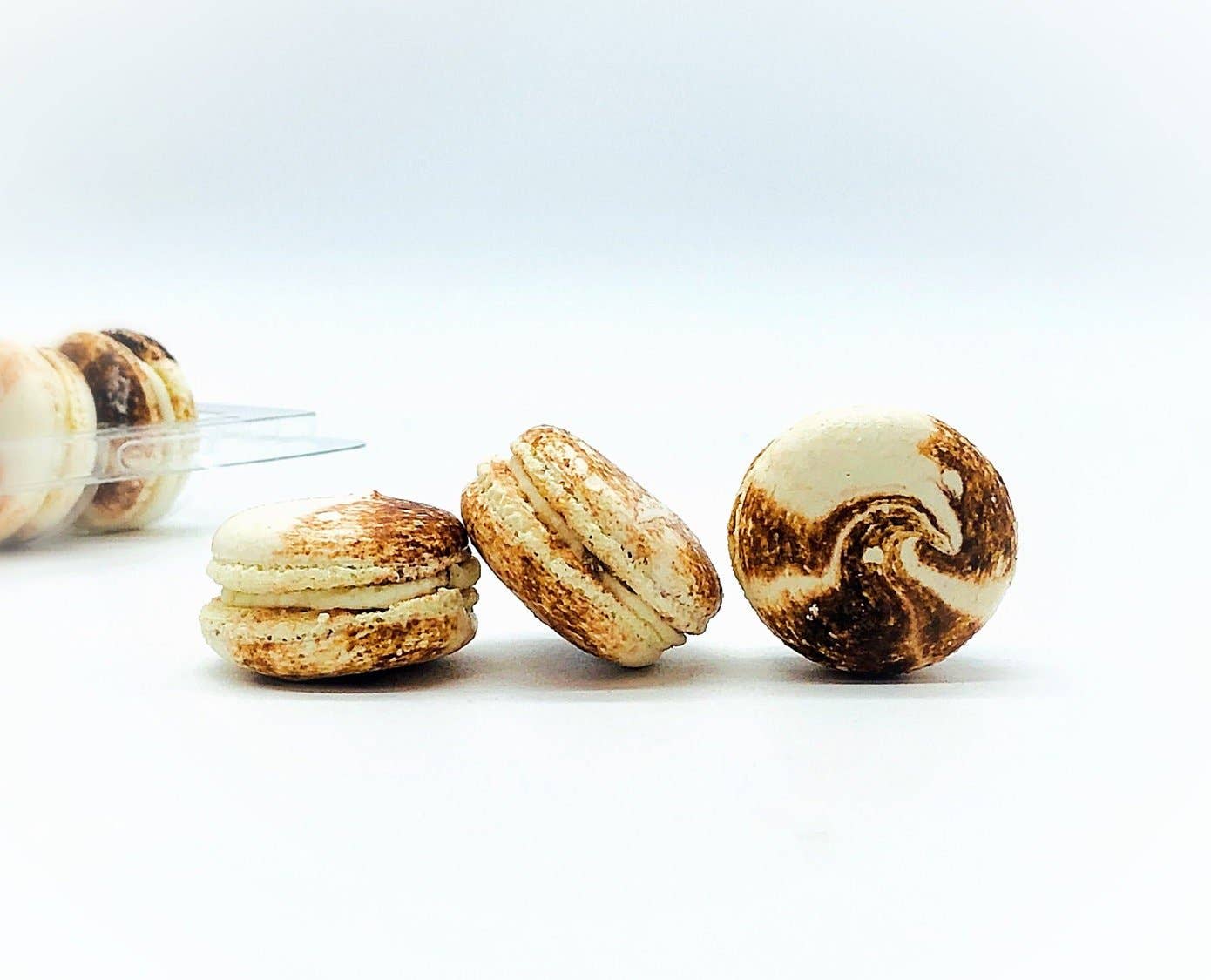 macaron centrale - Wholesale Cookie - 50 Pack Caramel Pecan Cheesecake  French Macaron Value Pack2