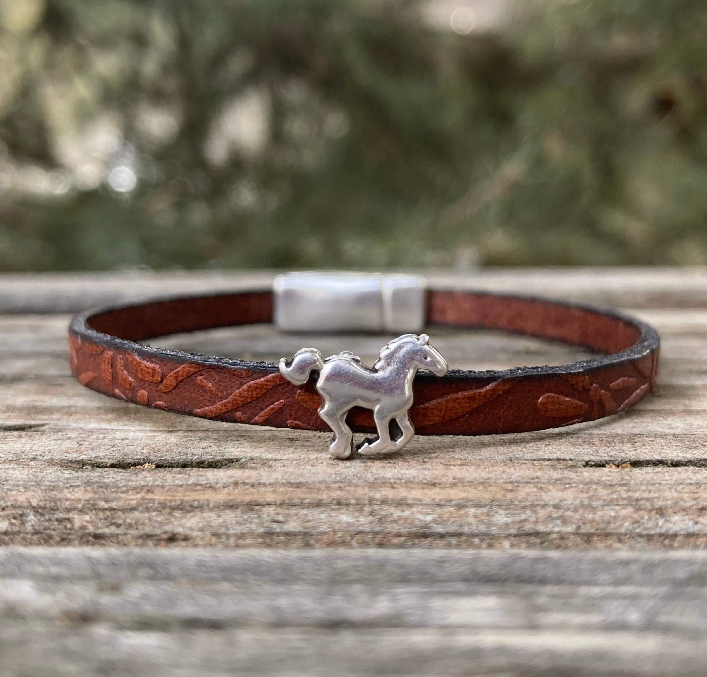 Rox-anne - Wholesale Bangle Bracelet - A Horse is a Horse of coarse!3