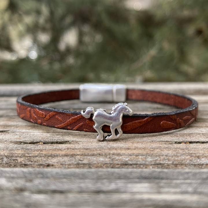 Rox-anne - Wholesale Bangle Bracelet - A Horse is a Horse of coarse!3