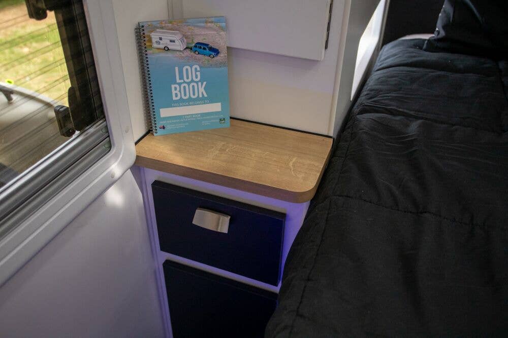 Adventure Awaits – Diário por atacado – Livro de registro de caravanas e campistas | Feito na Austrália4