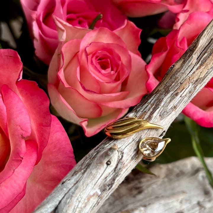 Ocean Ripples – wholesale Single stone/solitaire ring – 18ct Gold Plated Cubic Zirconia Open Top Leaf Ring - Available in Two Colours4