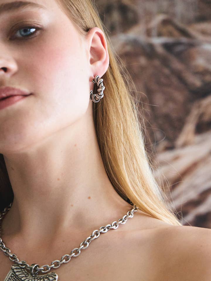 Créoles torsadées pour la vente par LOVARD