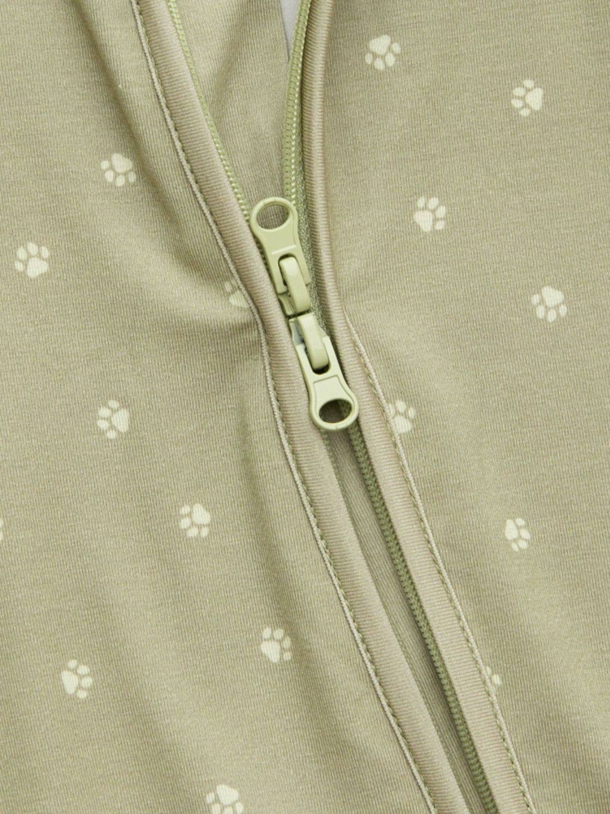 Lilulila - Wholesale Jumpsuit - Baby - Huella de León Mono de Bambú con Cremallera3