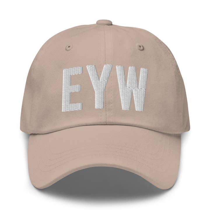 Casquette de papa brodée avec code aéroport EYW Floride | Fil blanc pour la vente par CRE PYT