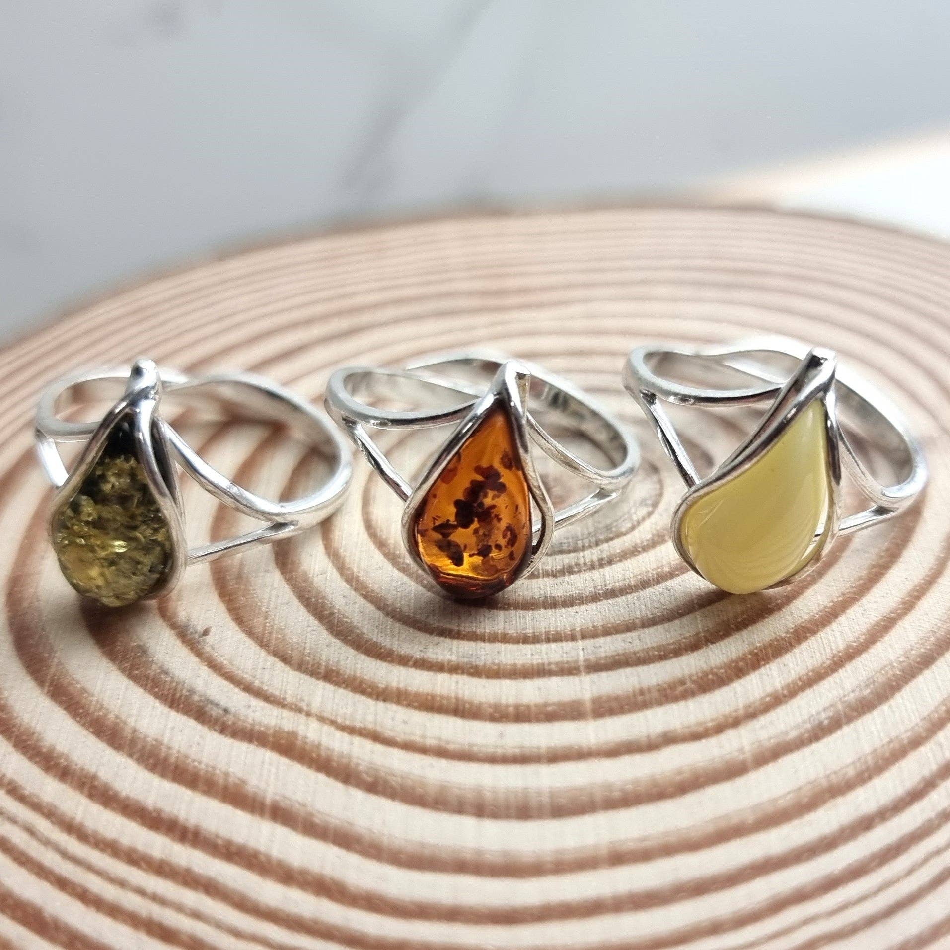 SilverAmber Jewellery – wholesale Single stone/solitaire ring – 925 Sterling Silver & Genuine Baltic Amber Adjustable Ring G403A2