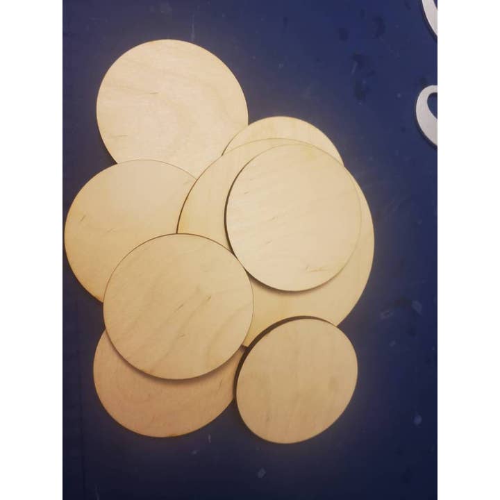 Char & Beam – wholesale Craft supplies – Baltic Birch Wood Rounds, Unfinished 1/4" Birch Circles3