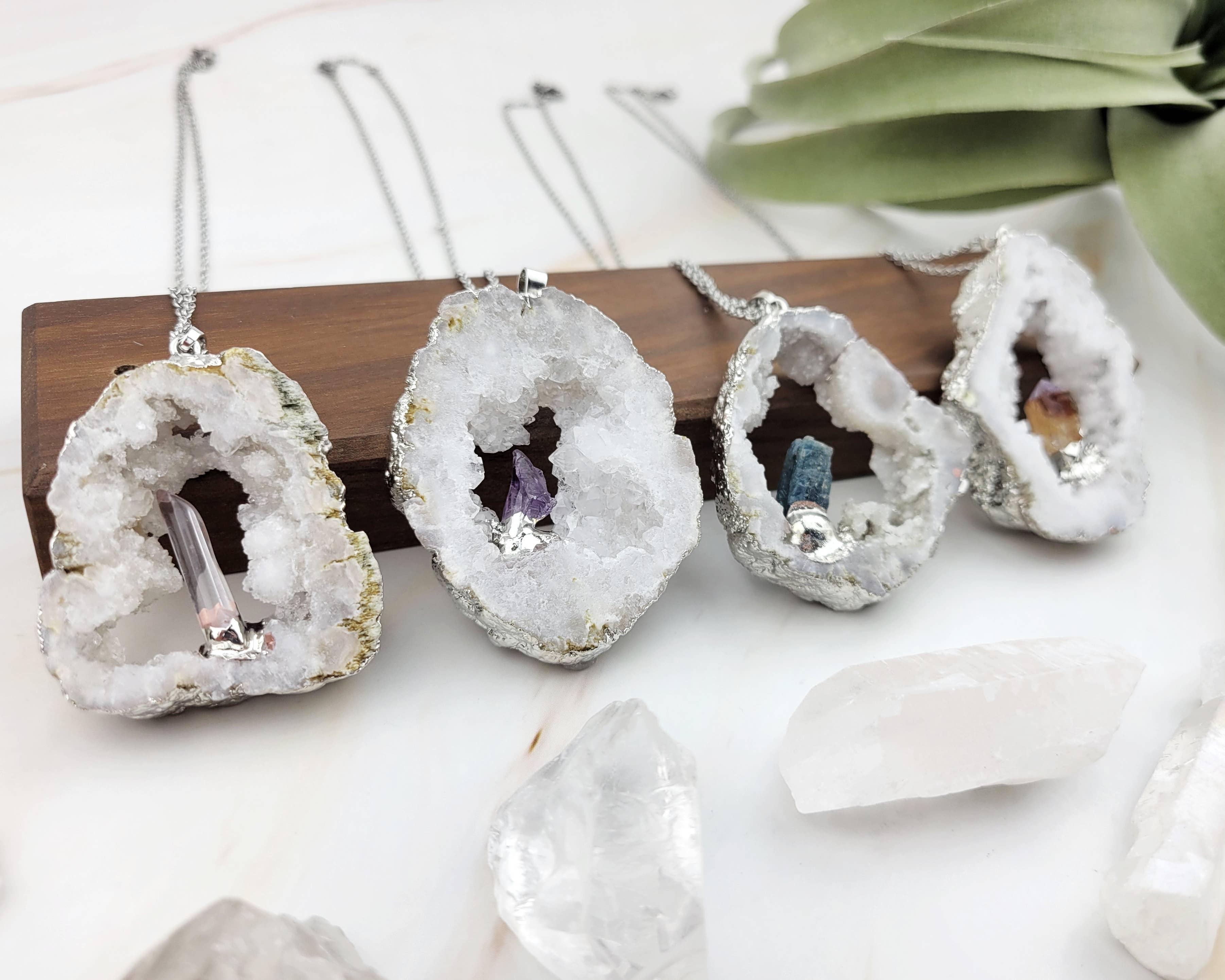 WonderLight Jewelry – wholesale Pendant/charm necklace – Silver Druzy Geode Necklace - Affirmation Jewelry2