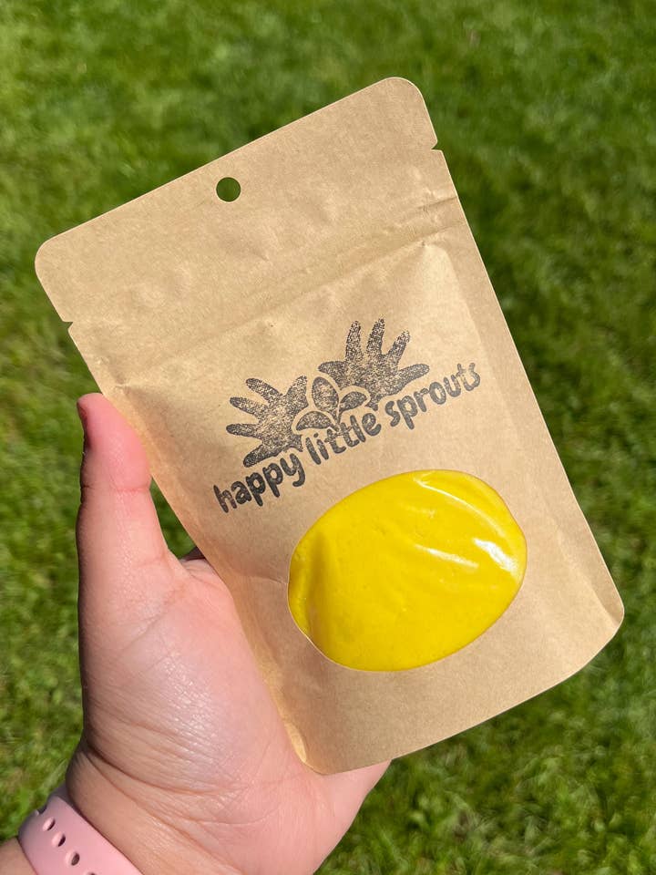 Unscented Non-Toxic Handmade Play Dough 150g for wholesale by Happy Little Sprouts