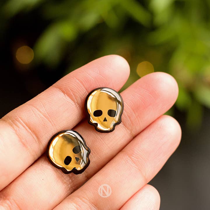 Totenkopf-Ohrstecker - Handgefertigt auf Bestellung für den Großhandel von Naoi