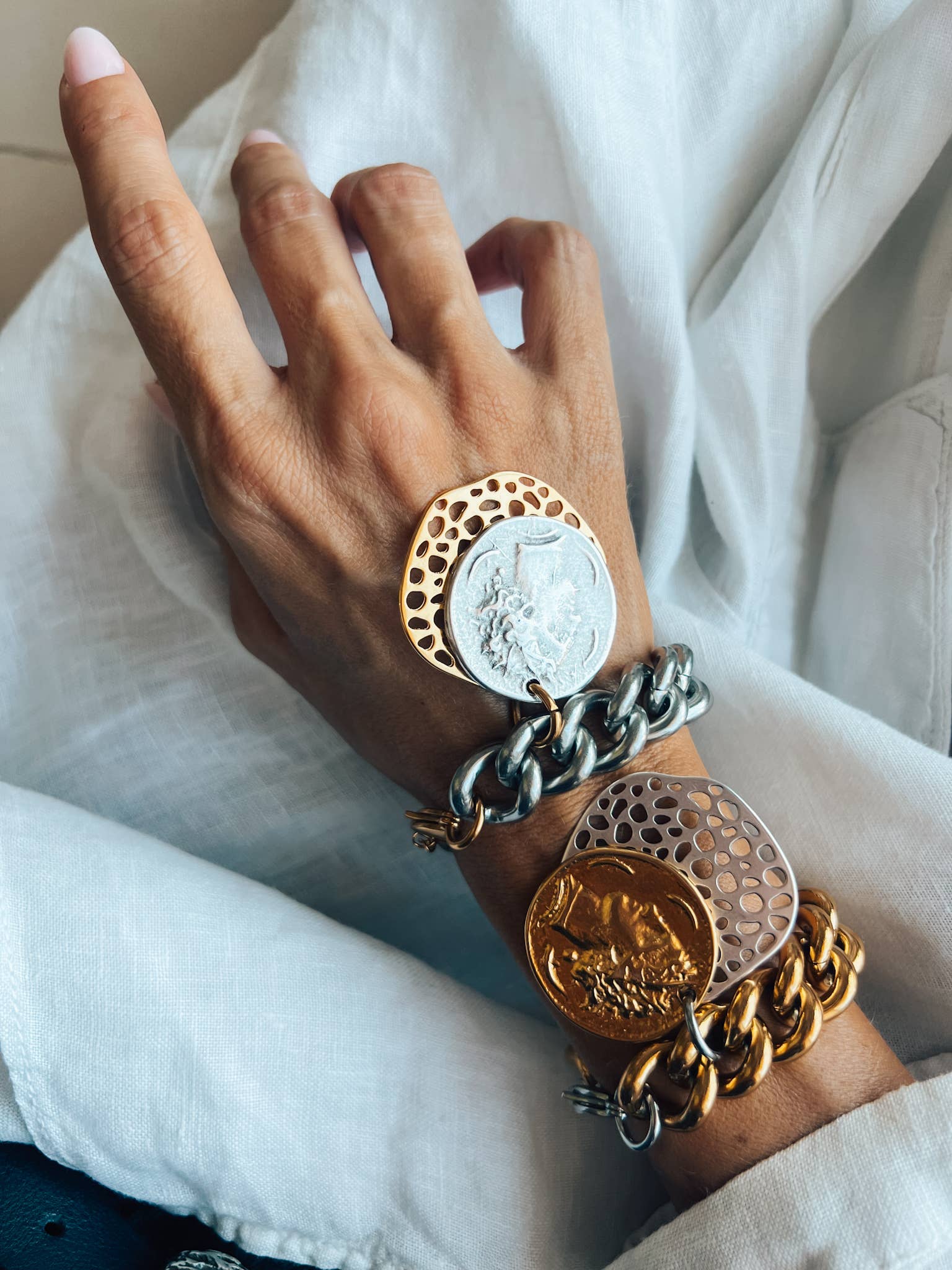 Goupi - Vente Bracelets à breloques/pendentifs - Collier chunky à maillons plats avec pièce ancienne et pendentif disque6