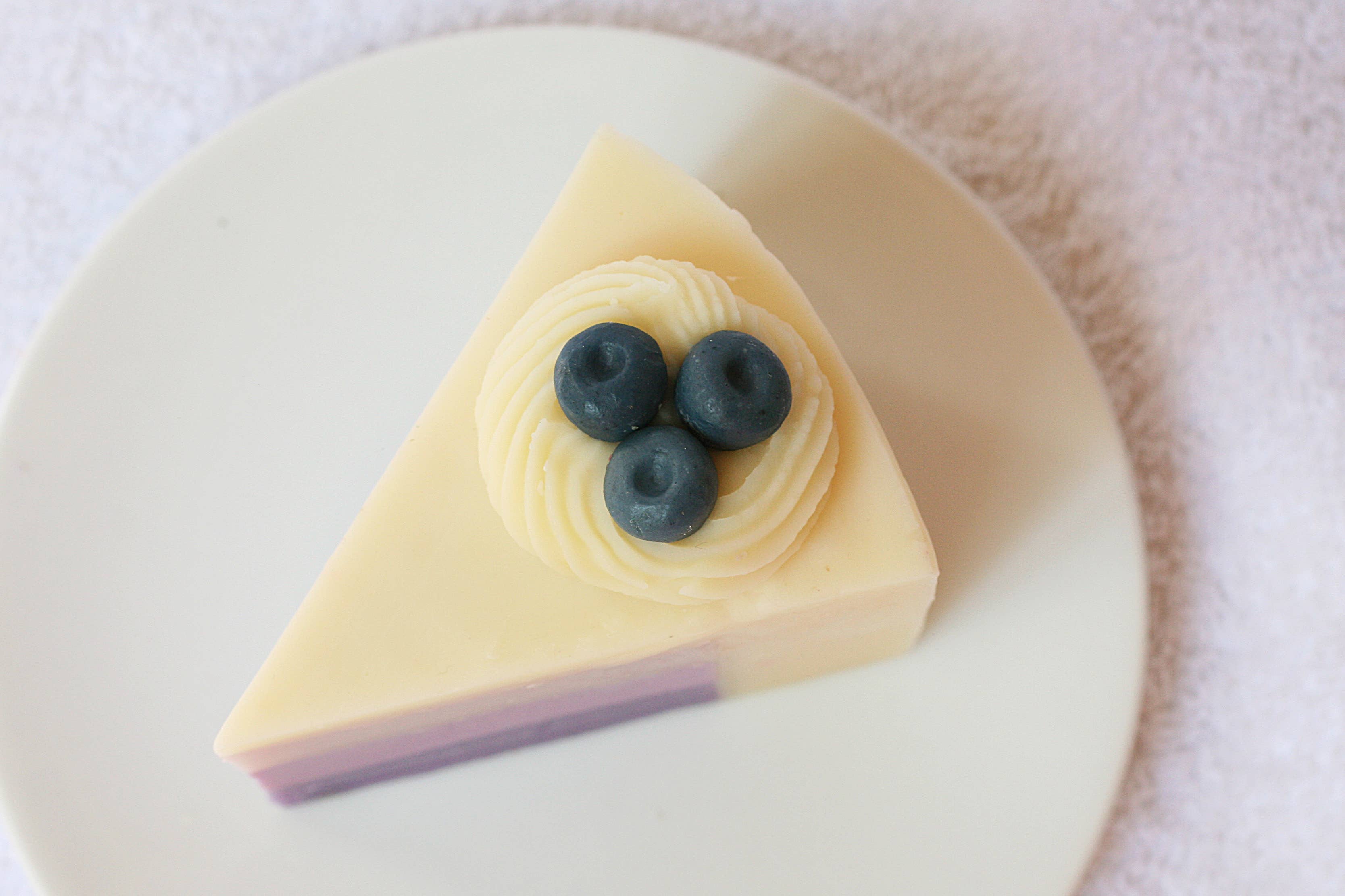 One Leaf Soap - Wholesale Bar Soap - Blueberry Organic Artisan Soap Cake 5.7oz1