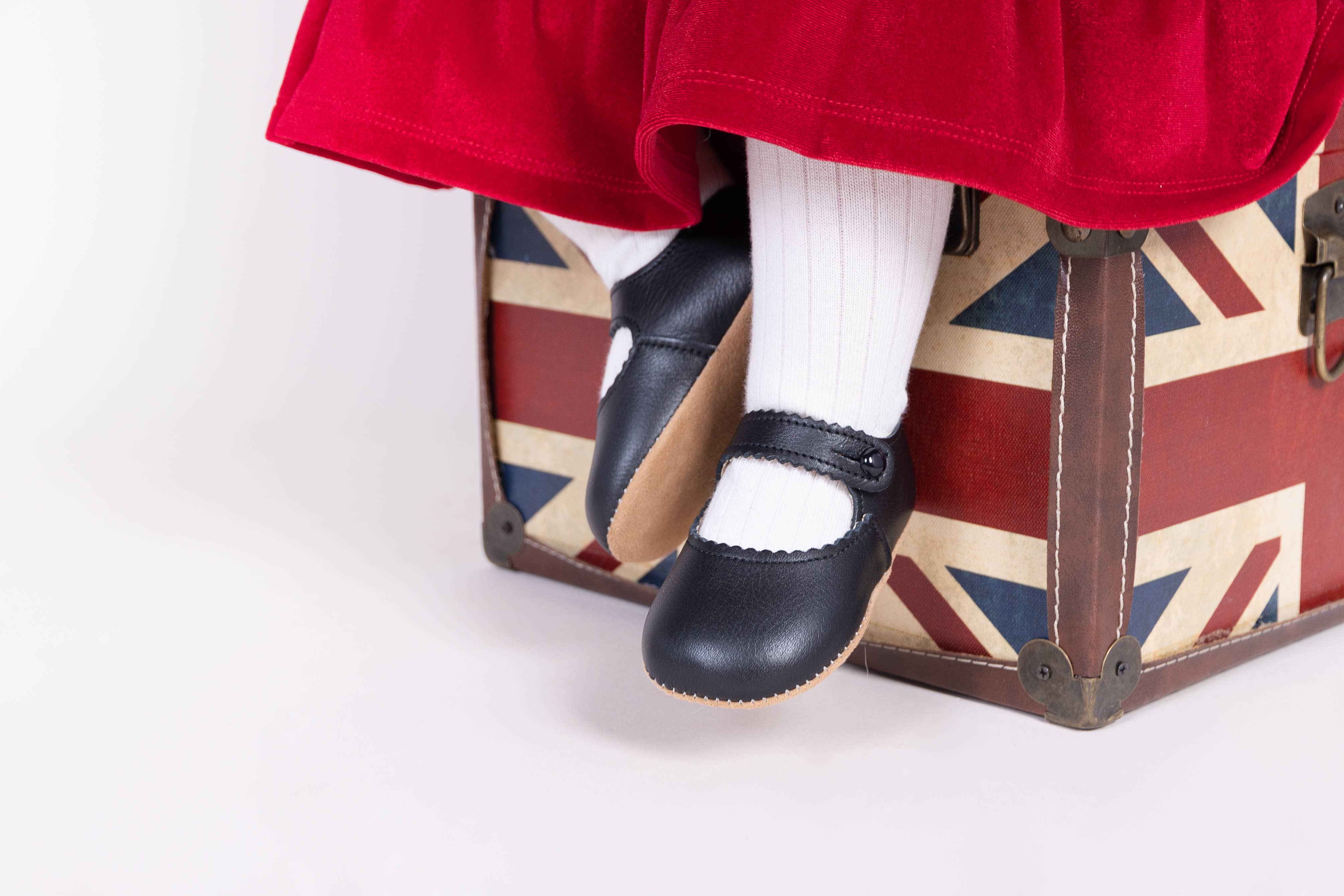 Early Days & Baypods – wholesale Cot shoes – Baby – Emma Early Days leather bar shoe, button fastening1