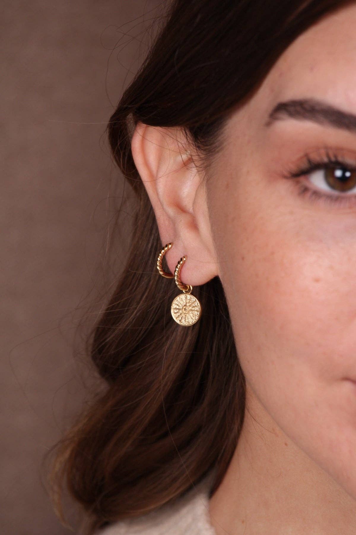 Waekura - Vendita all'ingrosso Ciondolo/pendente - Ciondoli sole placcati oro Pia1