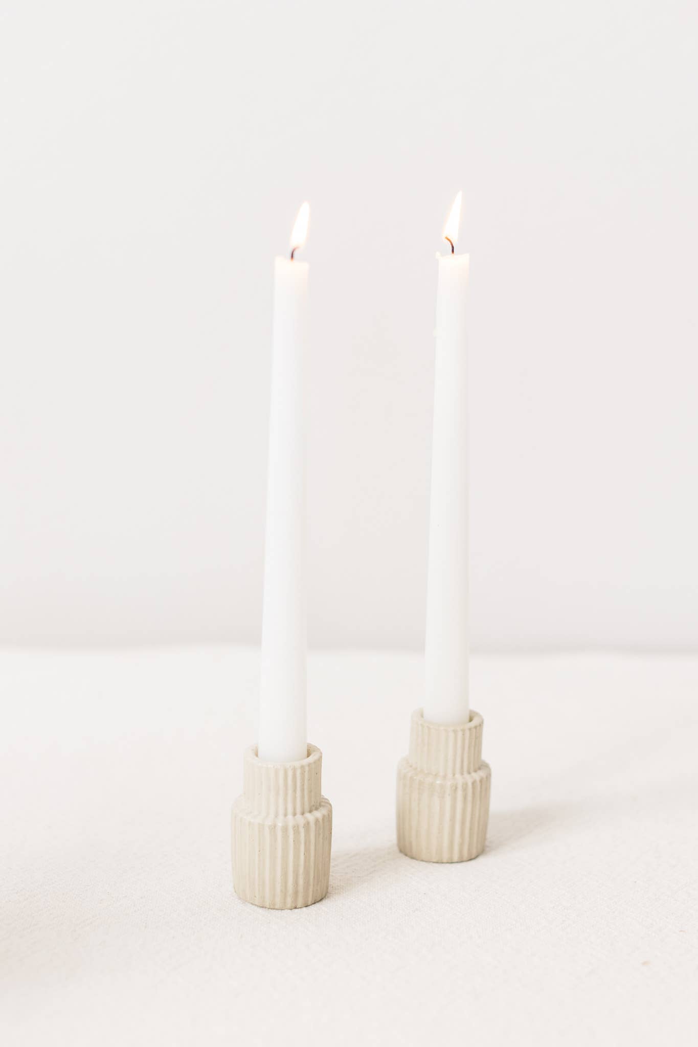 fig + stone – wholesale Ljushållare – Heartwell avsmalnande ljusstake0