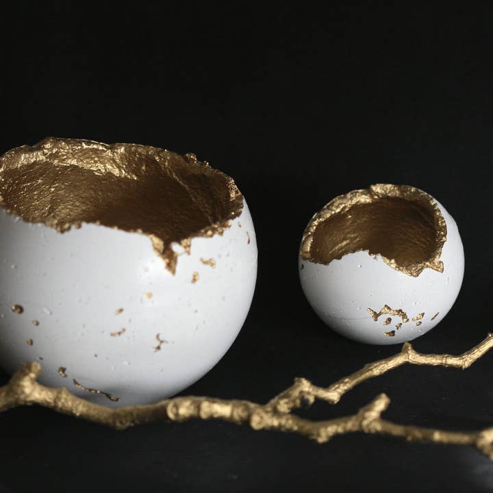 Kaiko Studio - Wholesale Decorative tabletop object - White Concrete Decorative Sphere | Concrete Planter2