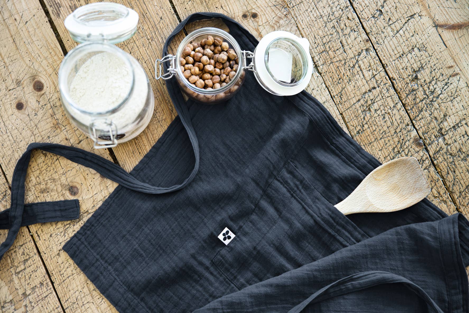 L'effet Papillon – wholesale Apron – GAÏA Minuit cotton gauze waiter apron 45 x 80 cm1